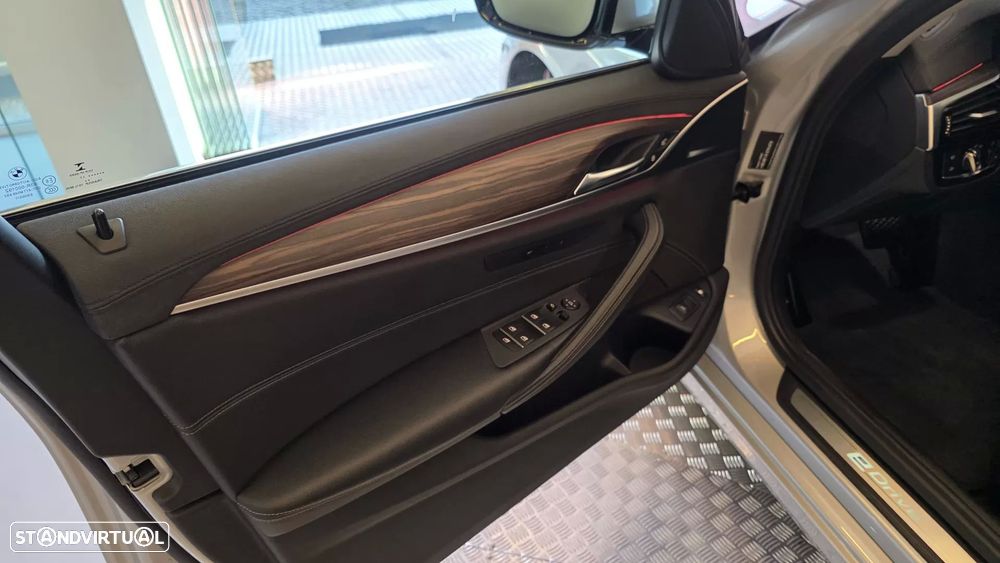 BMW 530 e iPerformance Line Luxury - 35