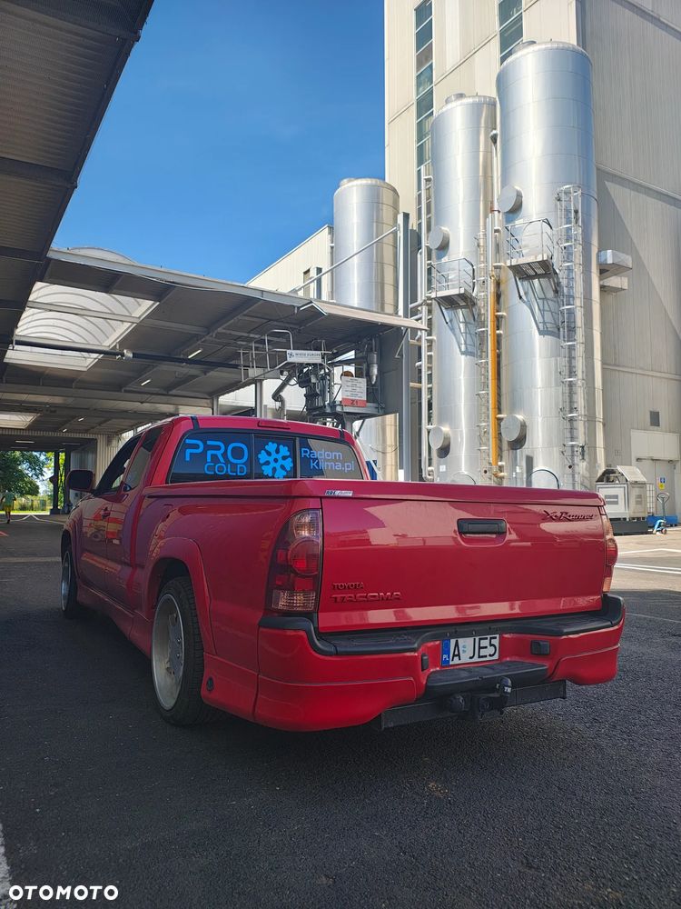 Toyota Tacoma - 8