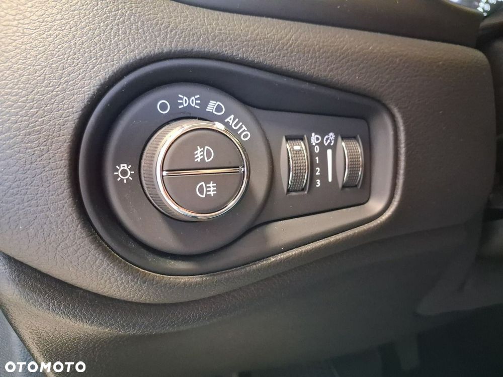 Jeep Renegade - 33