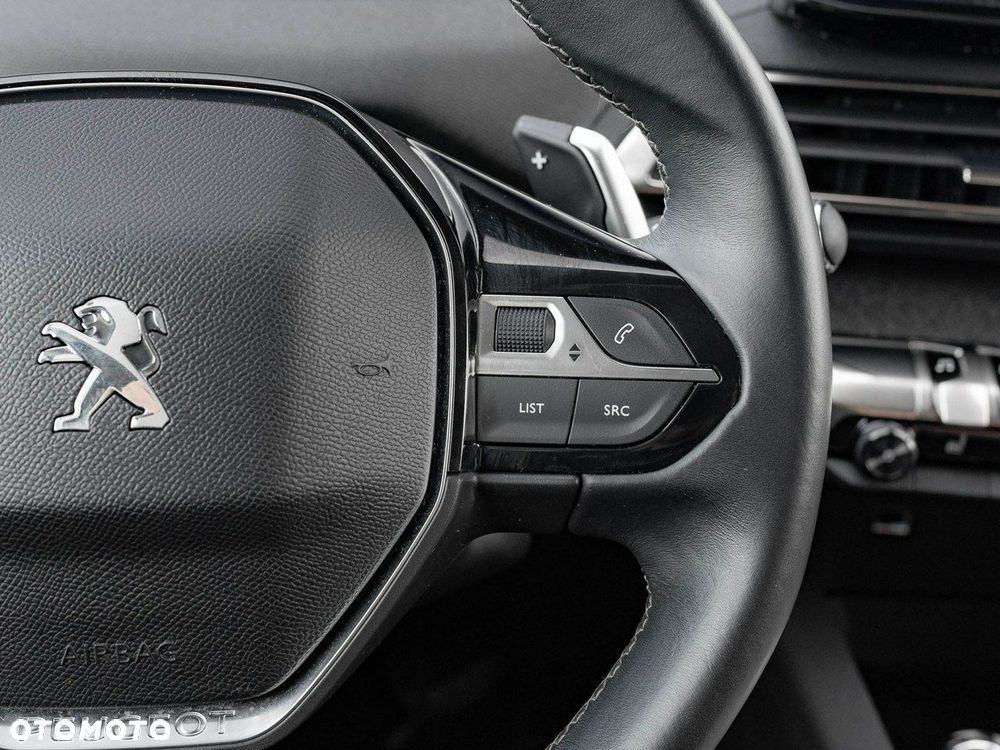 Peugeot 3008 1.2 PureTech Allure Pack S&S EAT8 - 17
