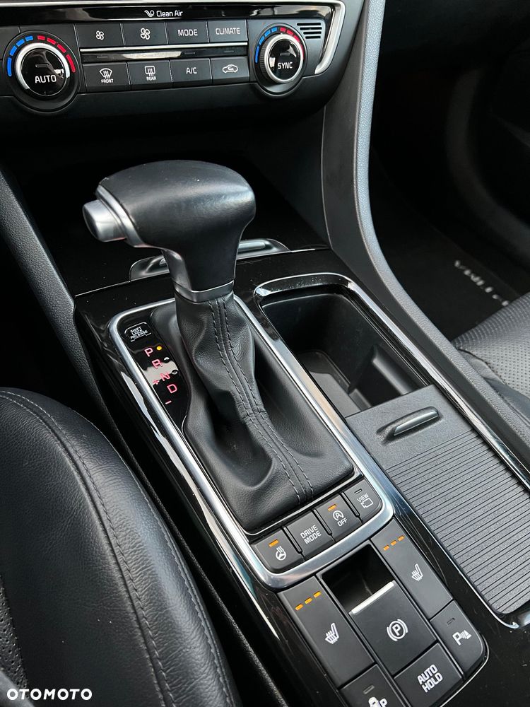 Kia Optima 1.7 CRDI L DCT - 36