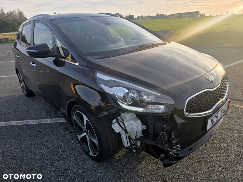 Kia Carens - 5