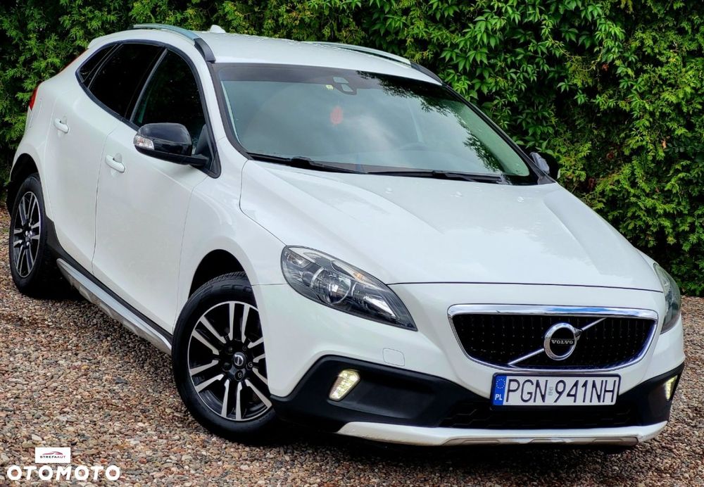 Volvo V40 Cross Country - 10