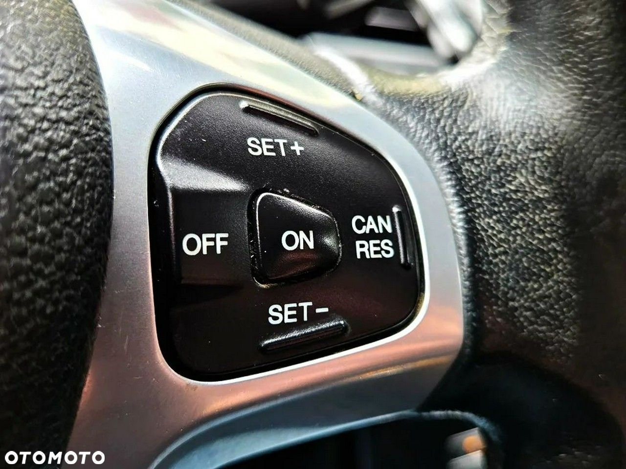 Ford Fiesta 1.0 EcoBoost Titanium - 18