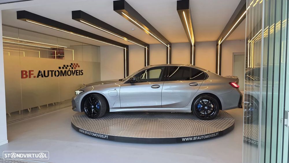 BMW 320 e Pack Desportivo M Auto - 14