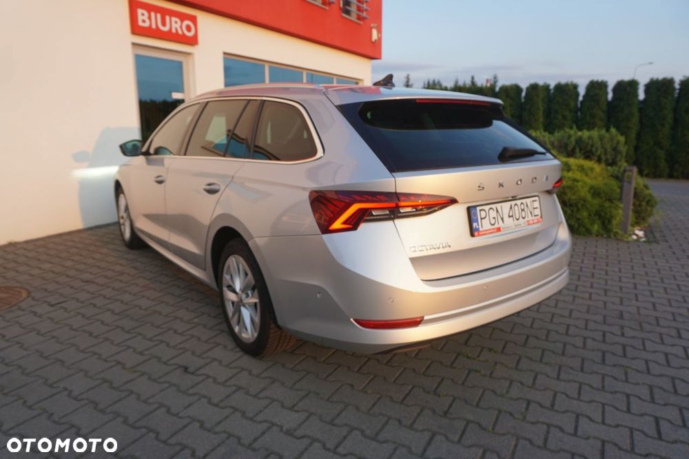 Skoda Octavia 2.0 TDI Sportline DSG - 3
