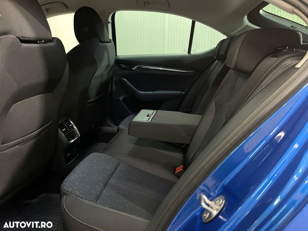 Skoda Octavia 2.0 TDI DSG 4X4 Style - 13