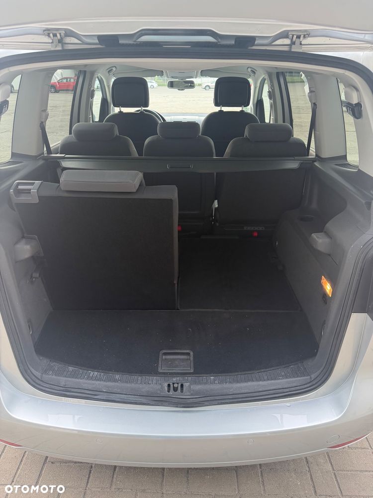 Volkswagen Touran 1.6 TDI DPF MATCH - 11