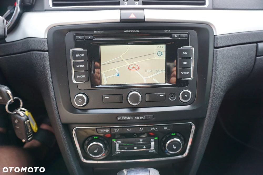 Skoda Superb 2.0 TDI DSG FAMILY - 35