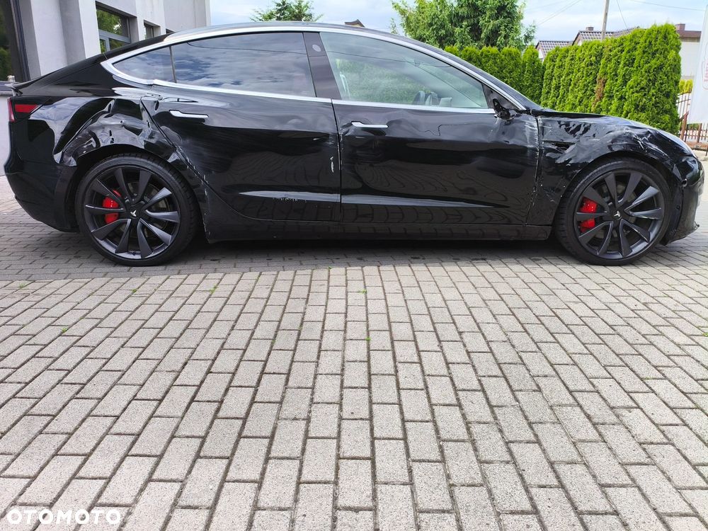 Tesla Model 3 - 7