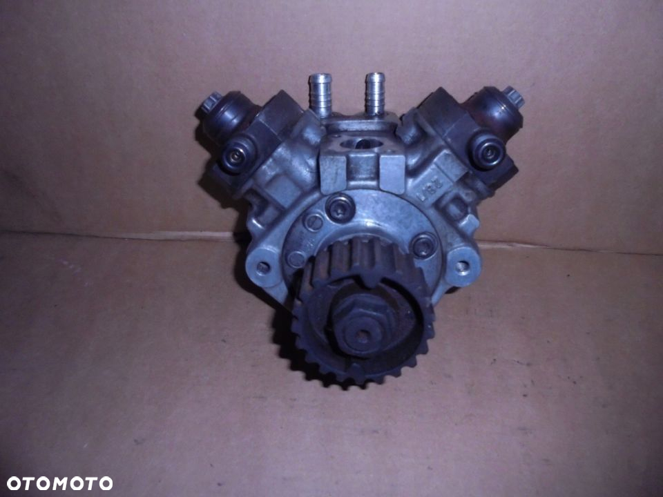 Pompa wtryskowa paliwa PORSCHE CAYENNE AUDI Q7 4.2TDI 057130755AE - 2