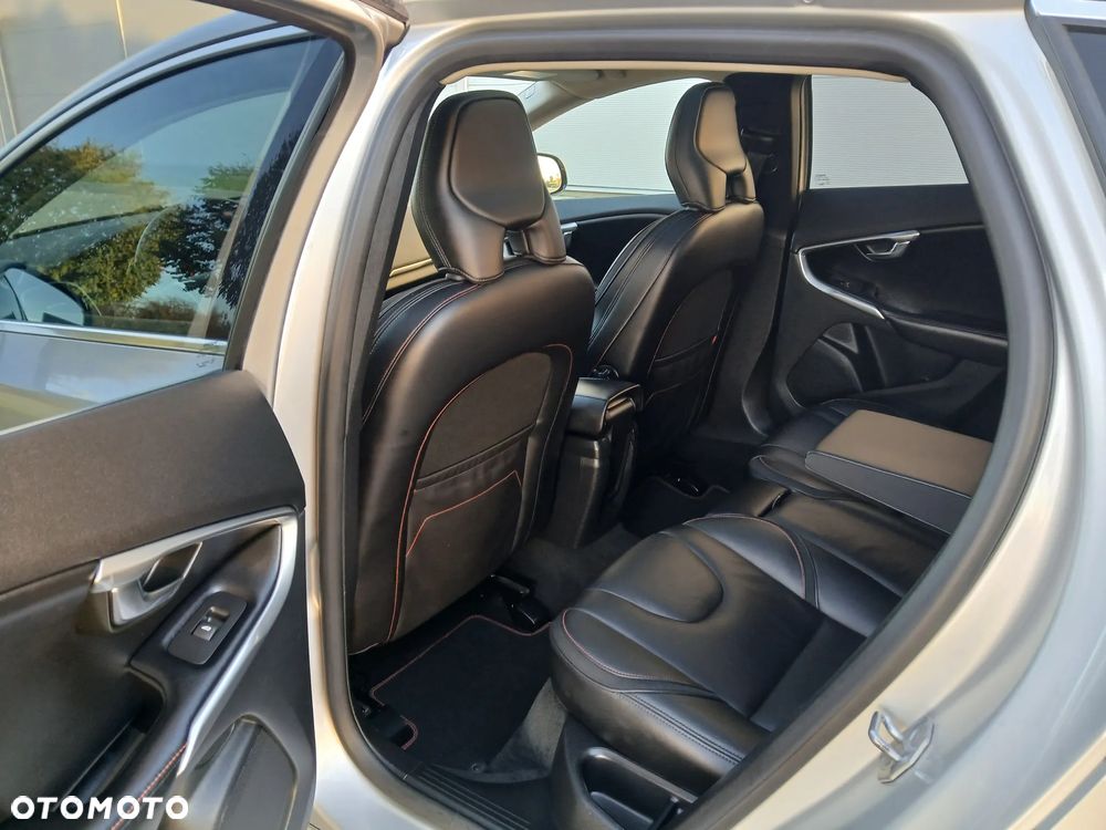 Volvo V40 D2 Drive-E Ocean Race - 10