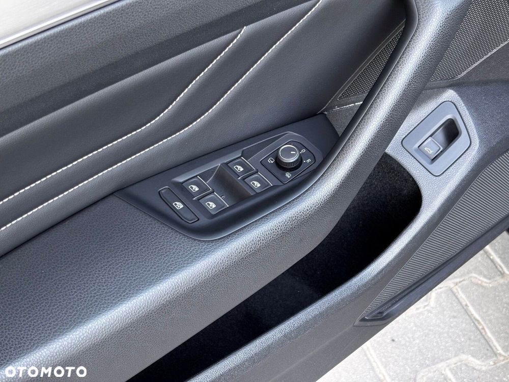 Volkswagen Passat - 13