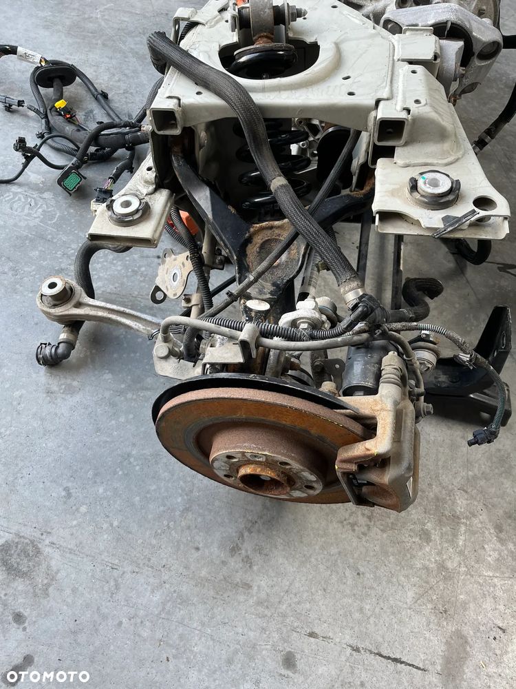 TYLNA OŚ BELKA SILNIK HYBRYDA PEUGEOT 3008 20r - 2