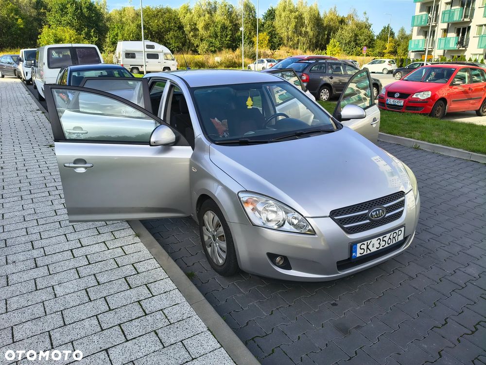 Kia Ceed 2007 photo 4