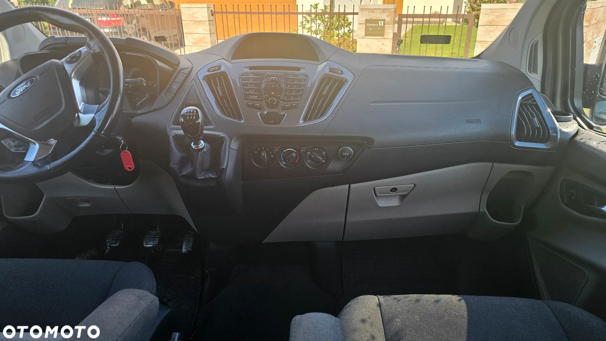 Ford Tourneo Custom - 14