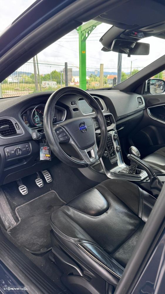 Volvo V40 D2 R Design - 10