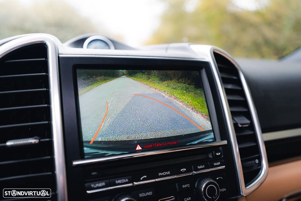 Porsche Cayenne - 42