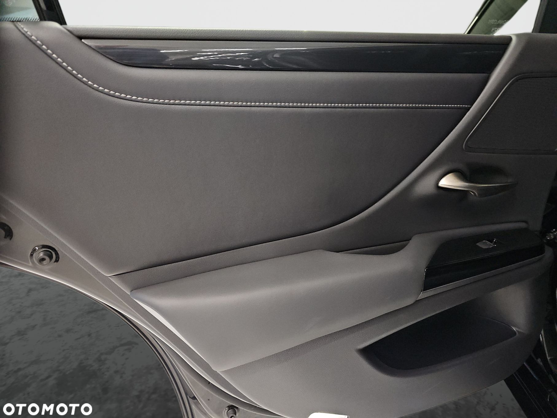 Lexus ES - 11