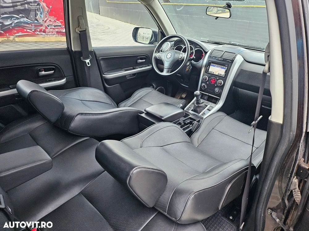 Suzuki Grand Vitara 1.9 DDIS JLX - 16