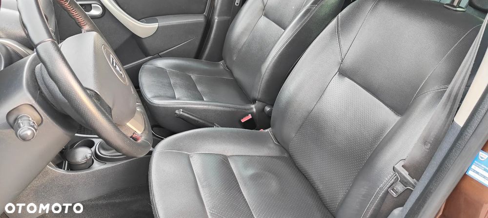 Dacia Duster dCi 110 FAP 4x2 Prestige - 32