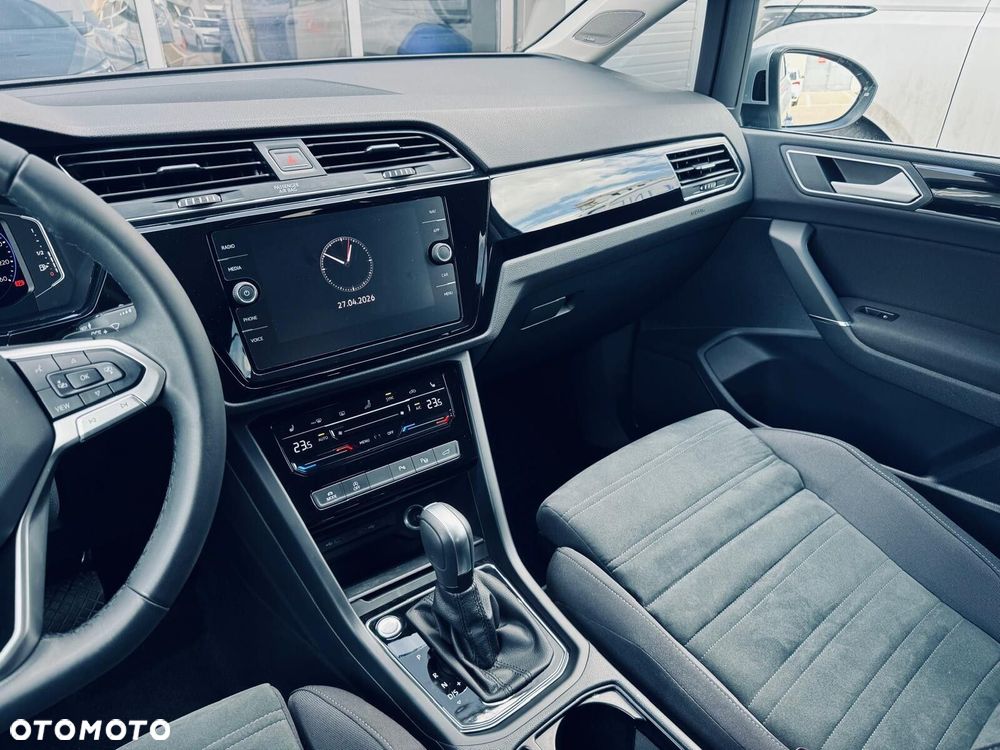 Volkswagen Touran - 28