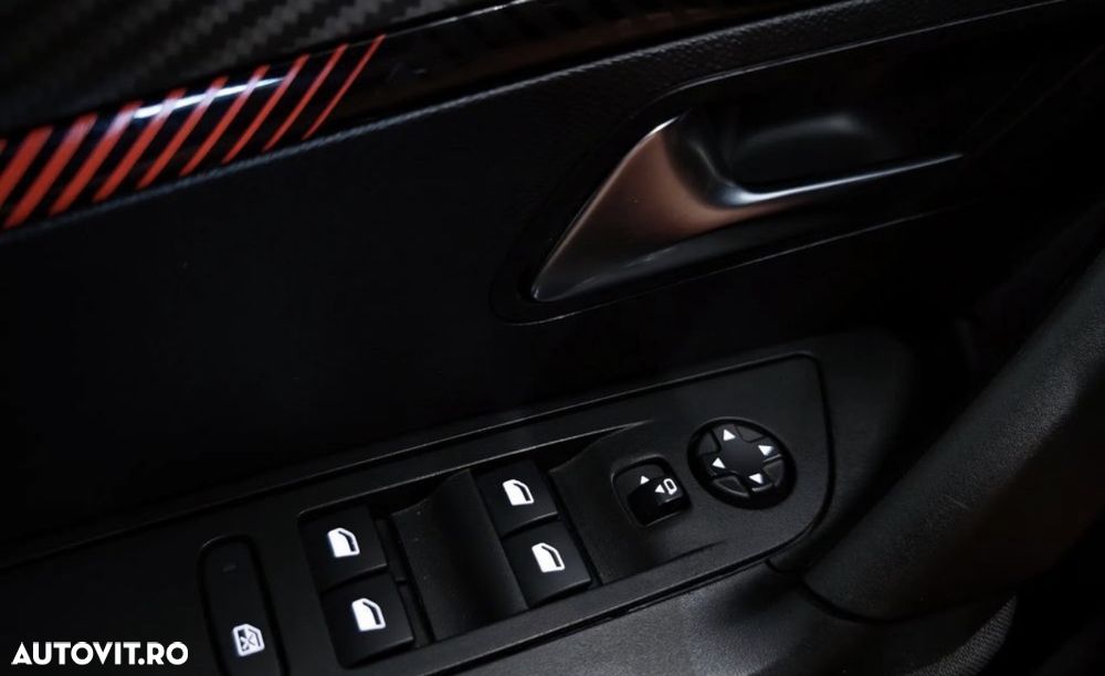 Peugeot 2008 1.2 L PureTech STT EAT8 Allure - 14