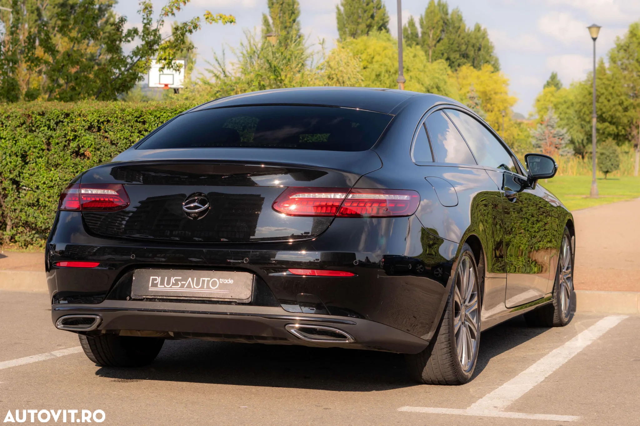 Mercedes-Benz E 220 d 4MATIC Coupe Aut. - 27