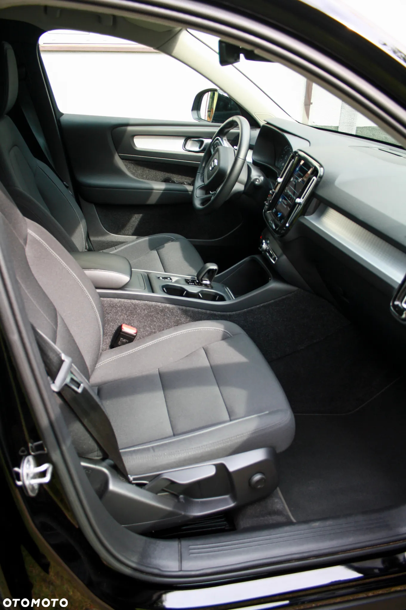Volvo XC 40 T3 Momentum Pro - 3