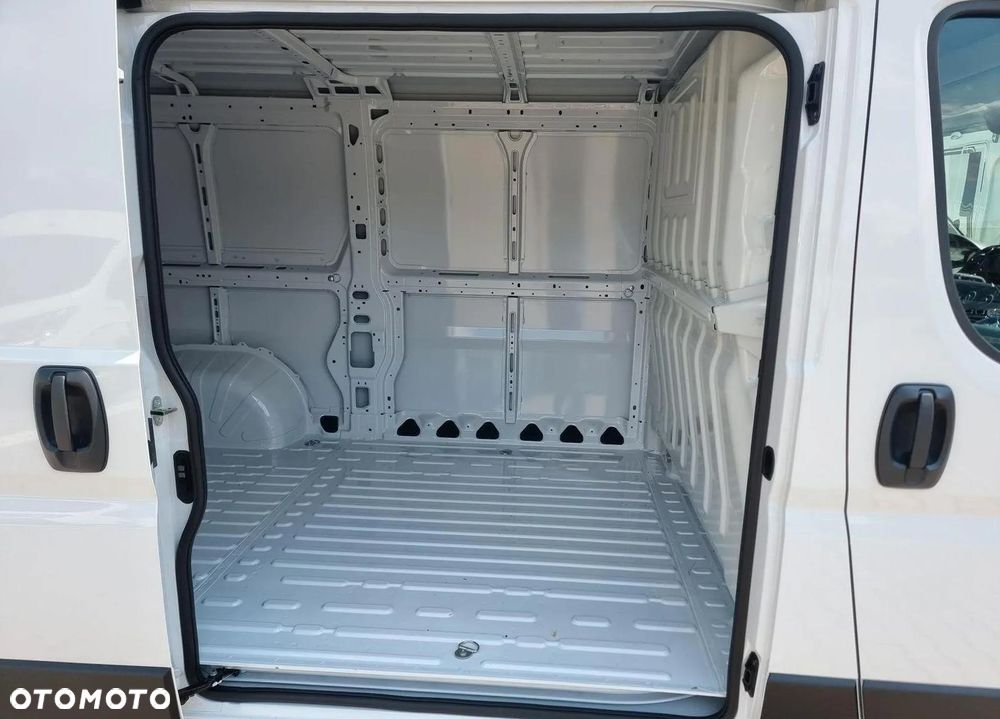 Opel Movano L2H2 120KM - 9