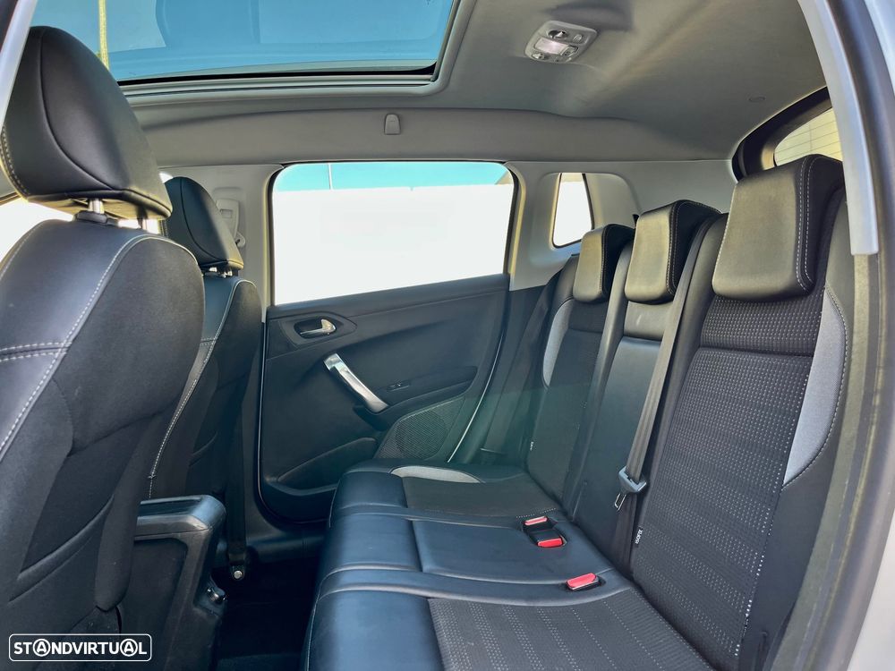 Peugeot 2008 1.2 PureTech Style - 20