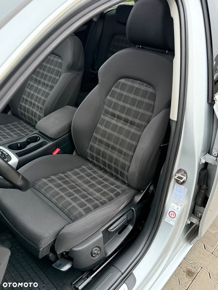 Audi A4 Avant 2.0 TDI DPF quattro S tronic Ambition - 30