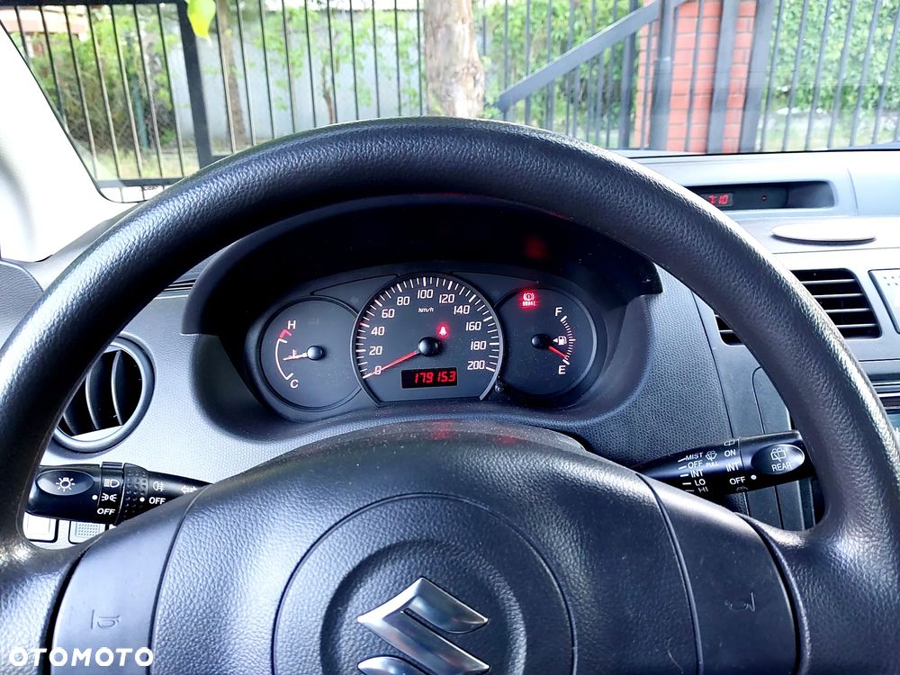 Suzuki Swift 1.3 Comfort - 36