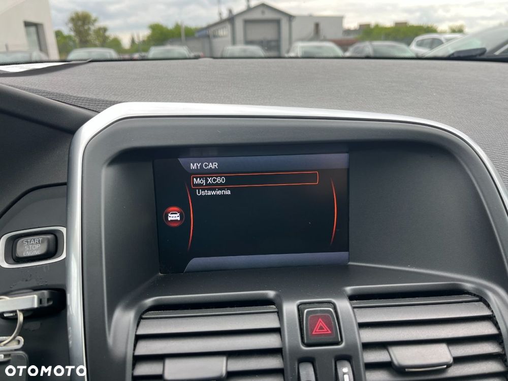 Volvo XC 60 2.4D AWD RDesign - 13