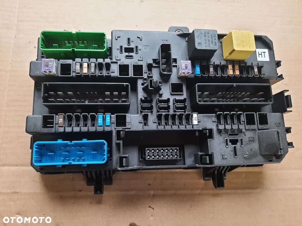 Astra III H skrzynka bezpieczników BSI BSM 1,4 16V Opel - 1