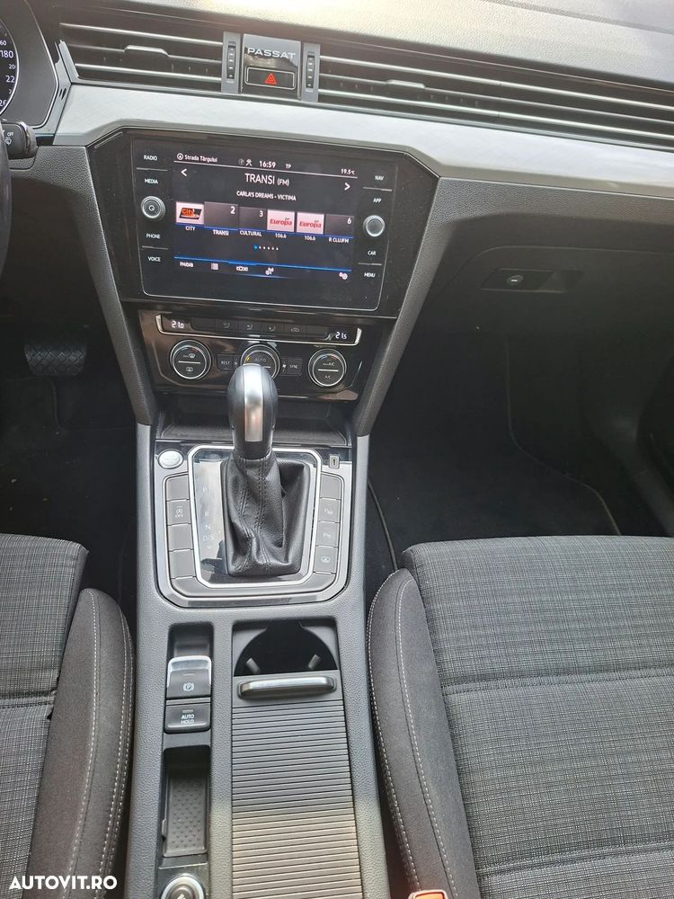 Volkswagen Passat 1.6 TDI SCR DSG Comfortline - 4