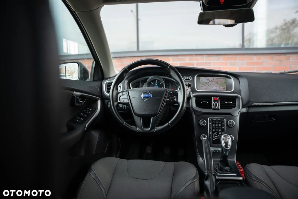 Volvo V40 Cross Country D3 Momentum - 26