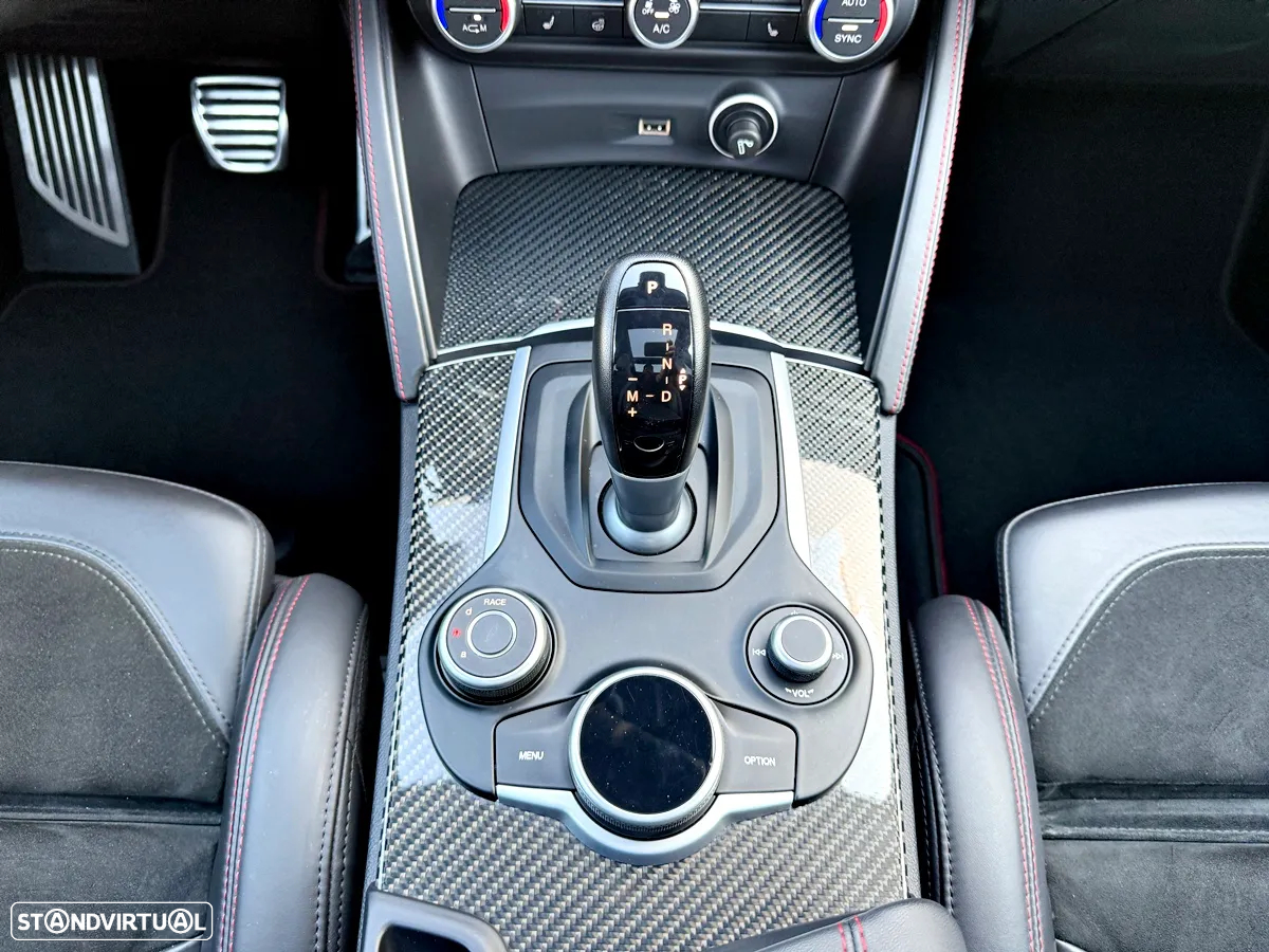 Alfa Romeo Stelvio 2.9 T Quadrifoglio Q4 - 19