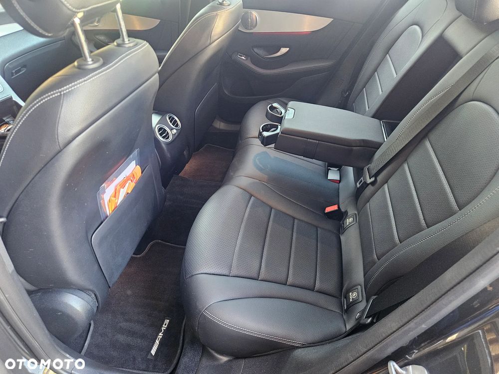 Mercedes-Benz GLC 300 4Matic 9G-TRONIC AMG Line - 26