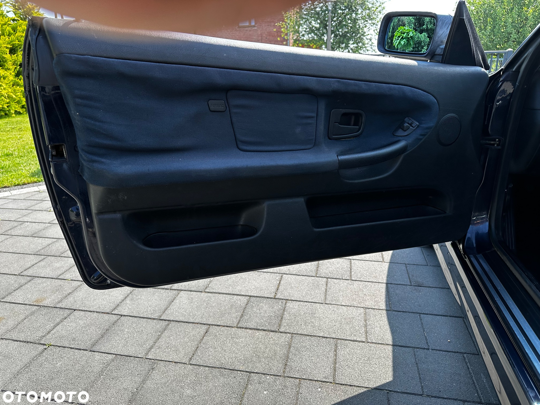 BMW Seria 3 318i Cabriolet - 13