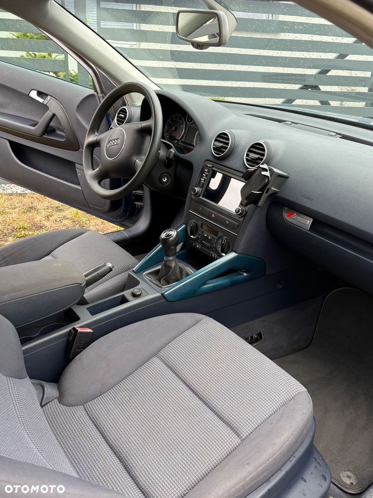 Audi A3 3-drzwiowe 1.6 FSI Ambiente - 7
