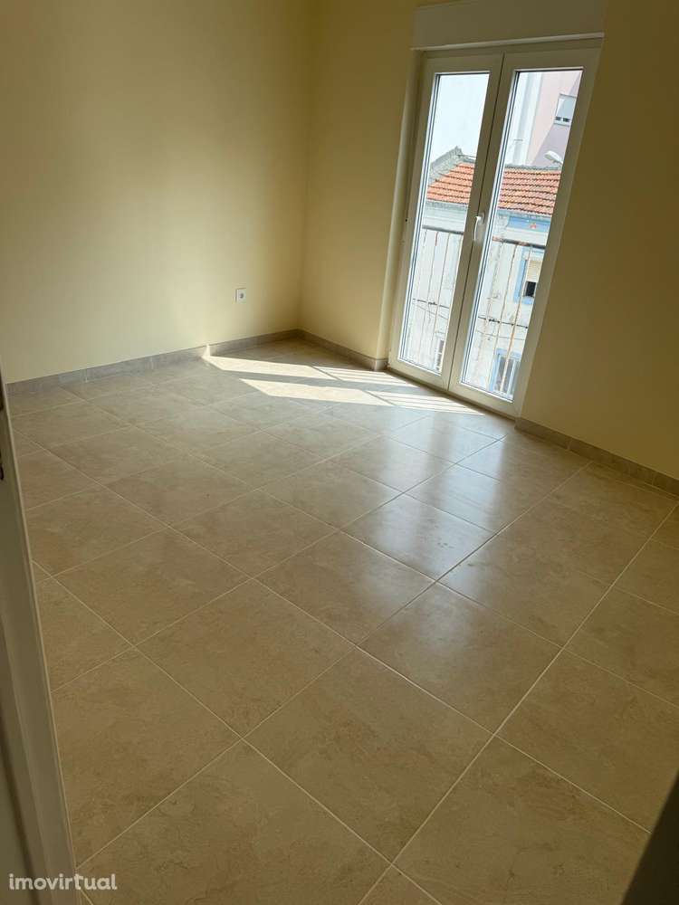 Arrenda-se quartos centro Alcochete ! - Grande imagem: 3/5