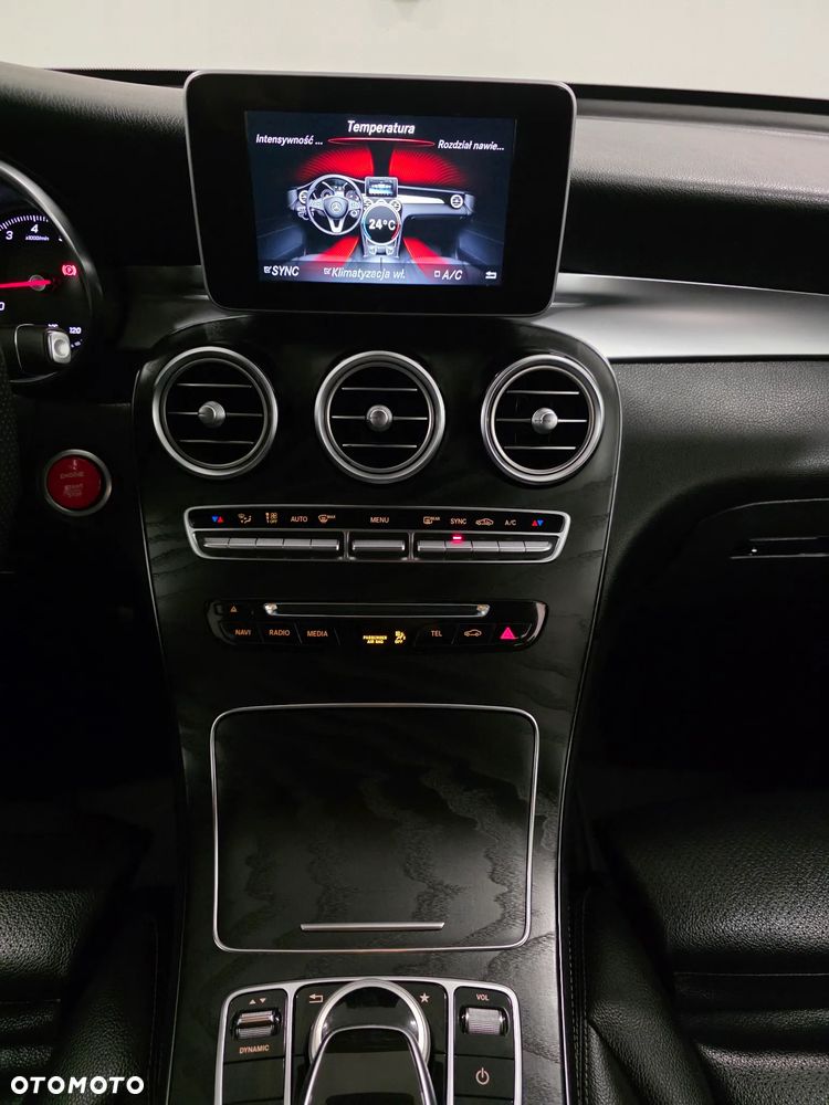 Mercedes-Benz GLC 250 4Matic 9G-TRONIC AMG Line - 11