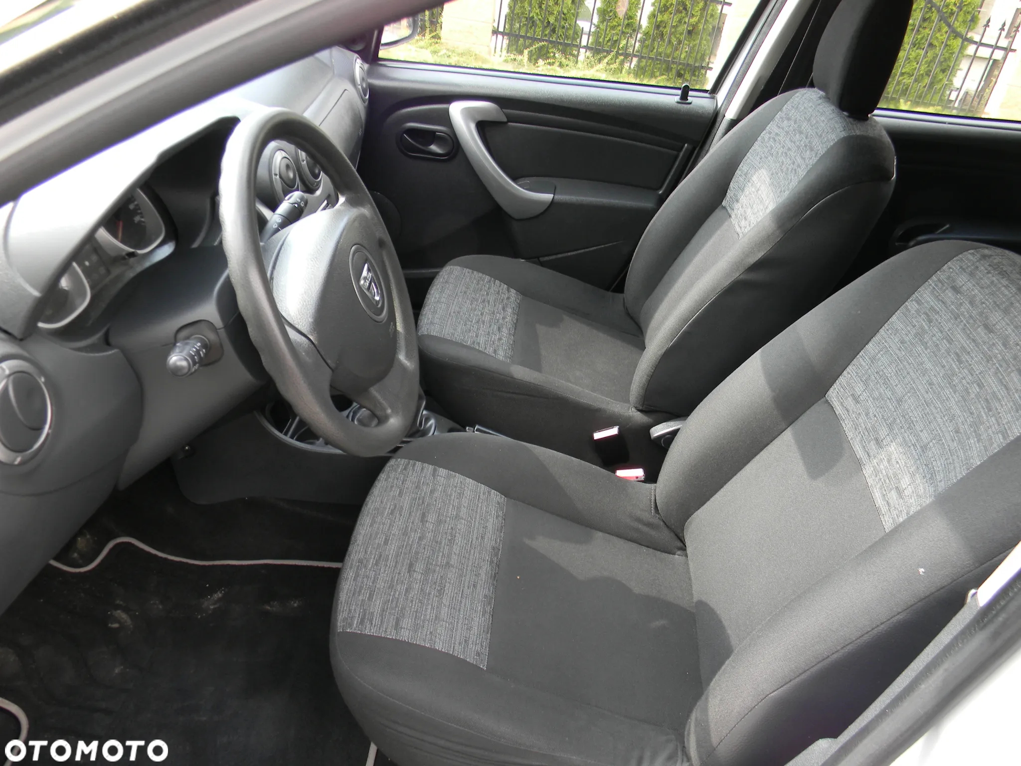 Dacia Duster 1.6 16V 4x2 Ambiance - 8