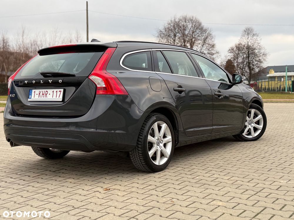 Volvo V60 D2 Momentum - 23