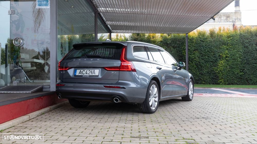 Volvo V60 2.0 D4 Momentum Plus Geartronic - 3