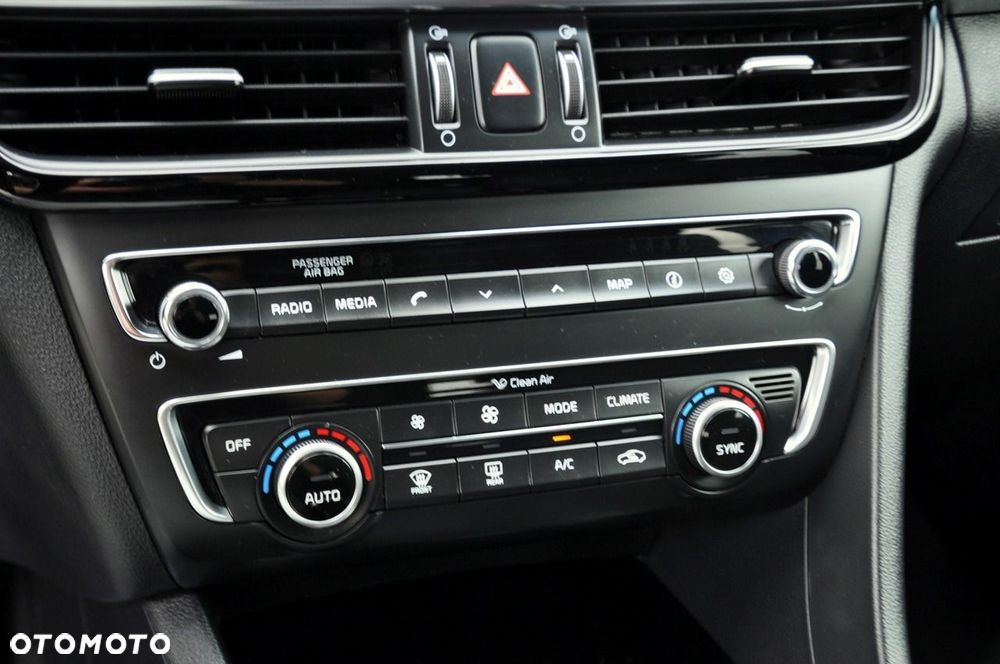 Kia Optima - 32