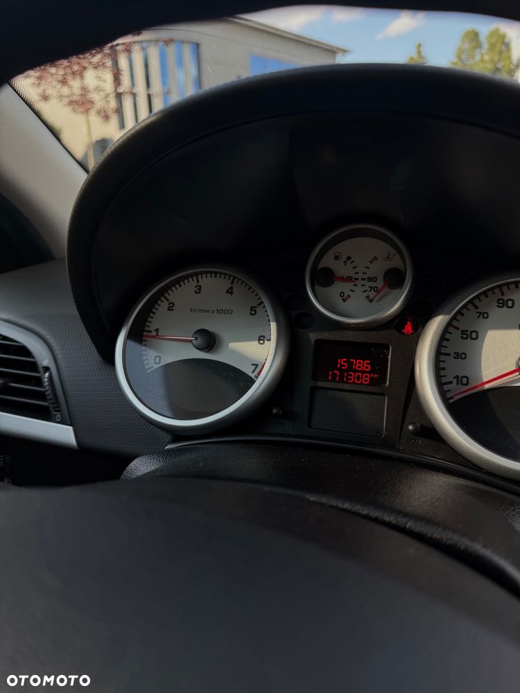 Peugeot 207 1.4 16V Trendy - 3