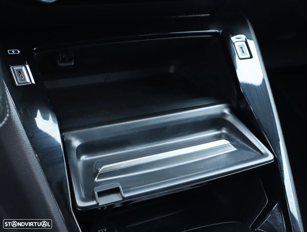 Peugeot 2008 1.2 PureTech Allure - 38