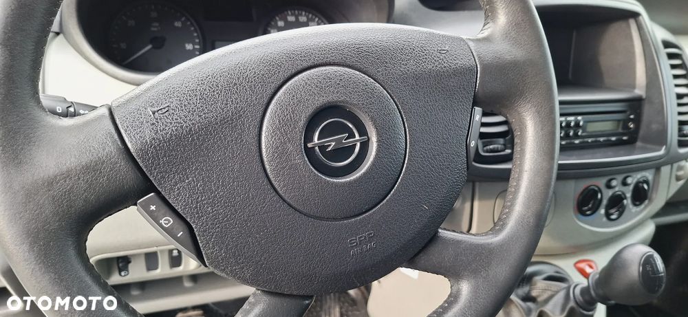 Opel Vivaro - 10